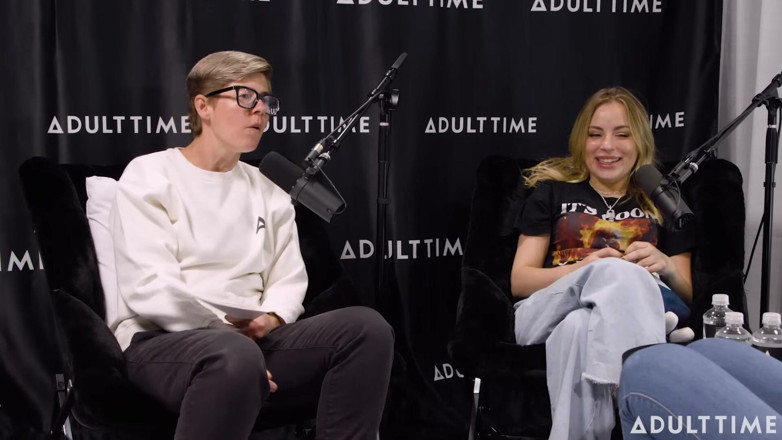 Adult Time Podcast: Gizelle Blanco et Anna Claire Clouds Phéromone, ciseaux et touffe |...