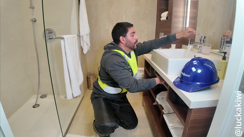 Jov mattos: Handyman in the Room
