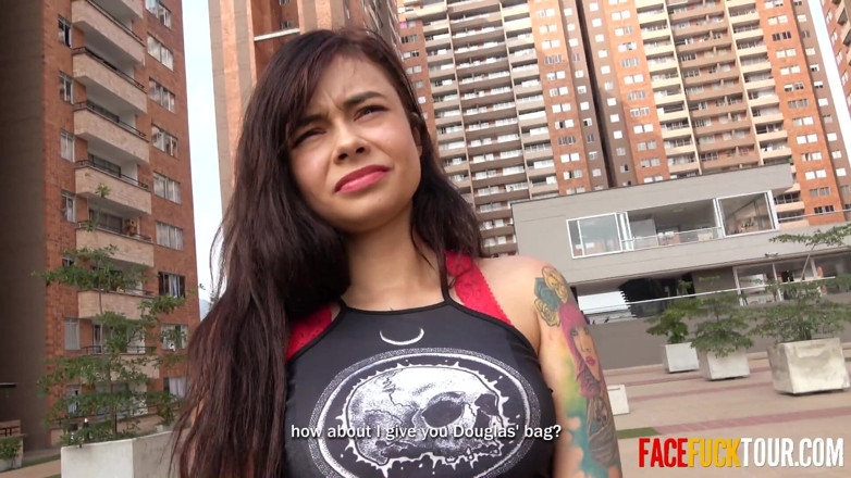 Face Fuck Tour: Cewek semok latina bertato dengan toket besar dientot habis-habisan sampai...