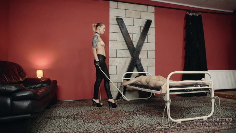 Cruel Anettes fetish world: Flagellation épaisse