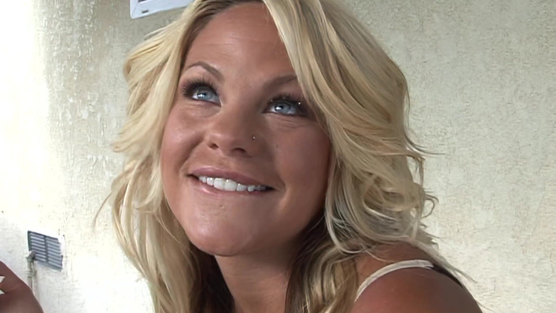 Perv Milfs n Teens: Delilah Strong - salopes au beau cul 1