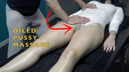 Markus Rokar Massage: Massage de chatte huilée dans la salle de massage