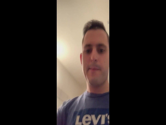 Twinkboy82: Lindo chico alemán masturbándose en el baño
