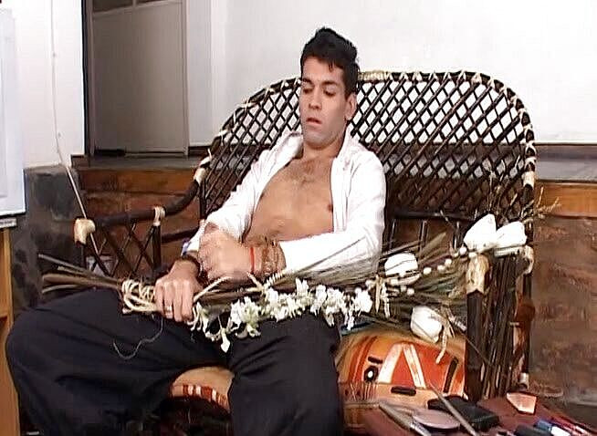 Bareback TV: Aksi masturbasi solo gay