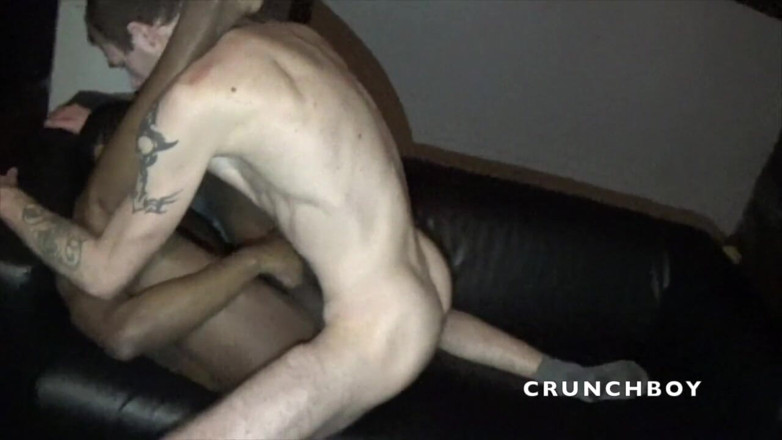 Gaybareback: Fund de negresă folosit de Guillaume Wayne