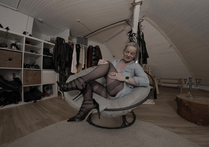 Sabdeluxe VR: Nylons Wichsanleitung