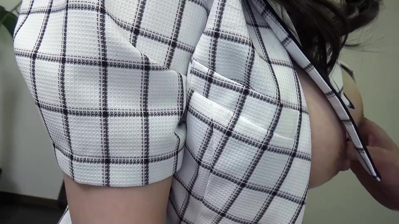 Asian porn collection: 曲線美の日本人ティーン、大きな垂れ下がった自然なおっぱい、無修正ロールプレイ、中出し、性交