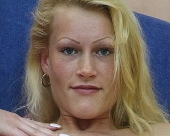 YOUR FIRST PORN: Amanda är redo idag