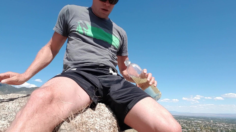 Lapetus: Häller piss över mina shorts på en vandring