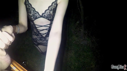 Cumbizz: Asian teen loves facials outdoor