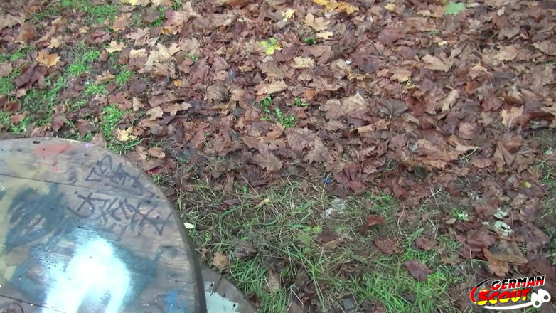 German Scout: Německý skaut - hubená teenagerka Lulu Gun