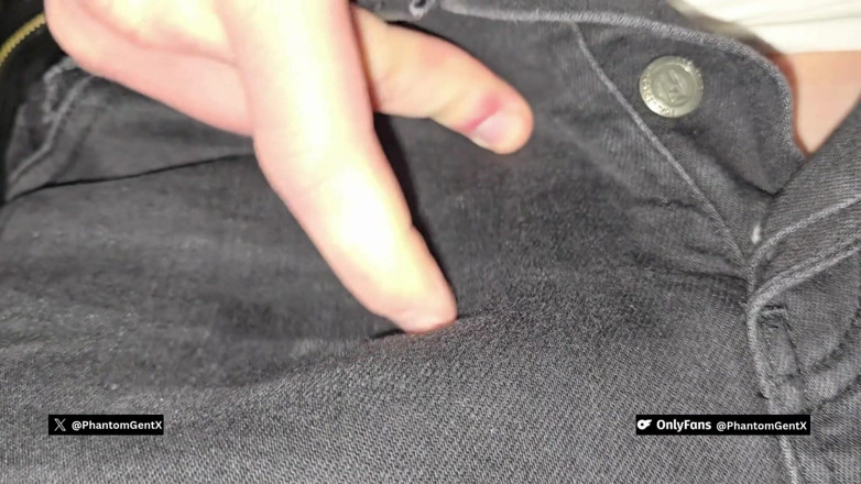 PhantomGentX: Geile jongen in leren jasje trekt zich af in de...