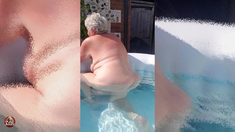 Uk Joolz: Pesta tetek tab mandi panas lesbian!