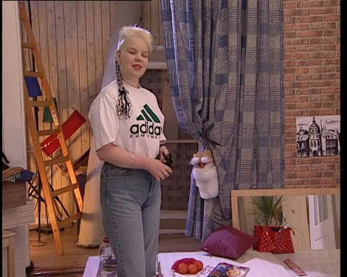 YOUR FIRST PORN: Seltsame Christine Heizt Ein - Christine étrange remonte la chaleur
