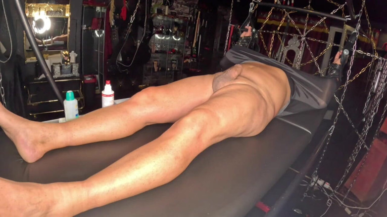 Queen_of_BDSM: ¡Dr. Herrin Saskia te dará un piercing!