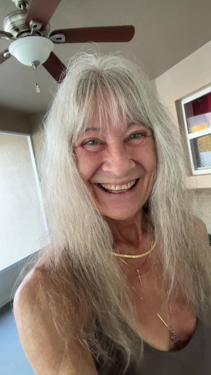 Leilani Lei: Bonjour!