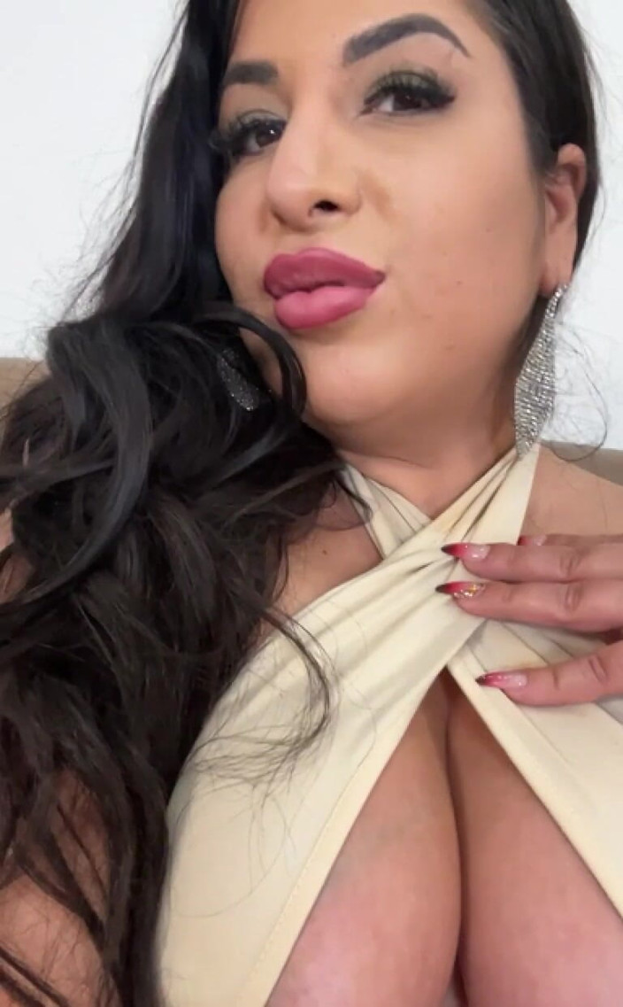 LadyAyse5: Suka banget kalau kamu suka sama toket besarku