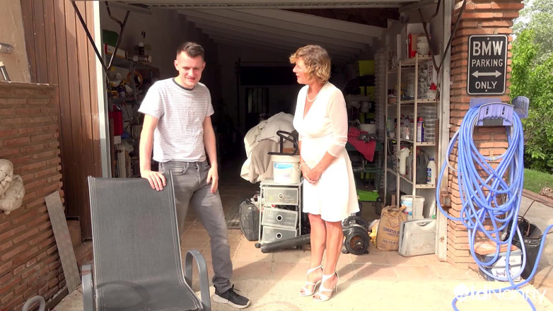 Old Nanny: Agedlove - la matura scopa con sam durante una vendita in...