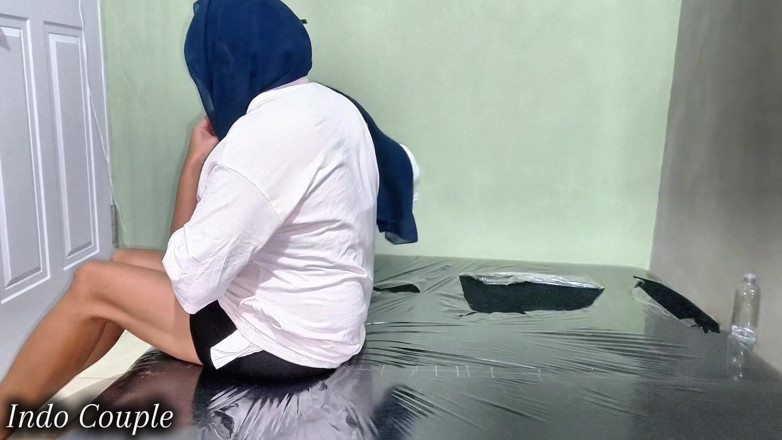 Indo Couple: Mahasiswi Nakal Ini Pergi Ke Panti Pijat Spa Yang Dia...