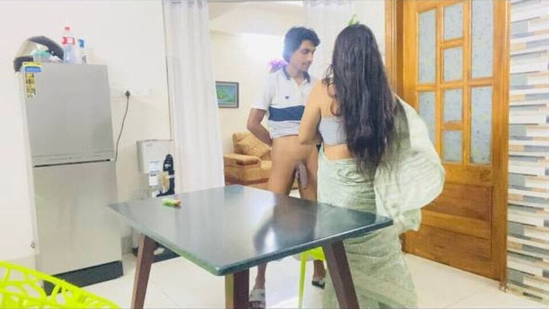 Nadiyaxxx02: Je pense que j’aime plus le sexe anal, alors bhabir...