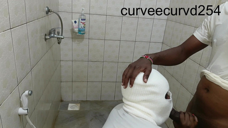 Curveecurvd254: Wir Wurden Nass, Twerked, Gelutscht Und Gefickt: Badezimmerromantik