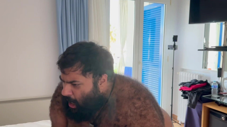 BTrucker77: Semmly Bear Feet in Sitges