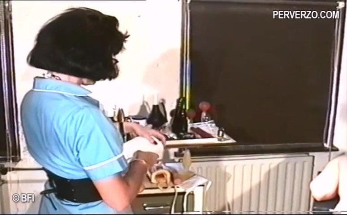 Hardcore slave sex: Británica sufriendo 10 - enfermera sm traviesa - sumisa con cinturón