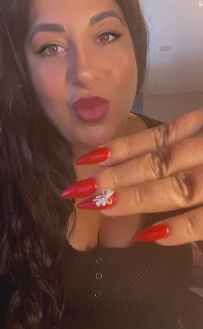 LadyAyse5: Oggi faccio unghie fresche rosse