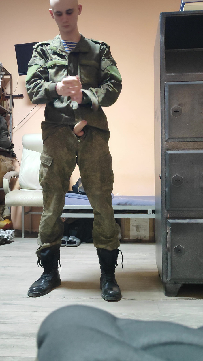 Ethan Alpha: Chico del ejército se corre