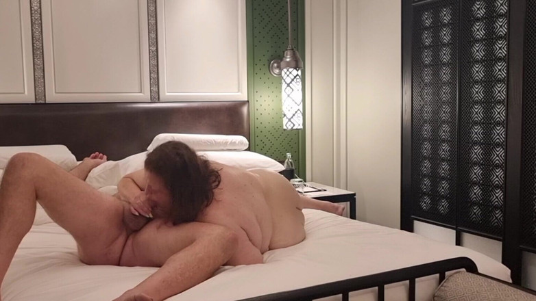 WeAreFukBunnies: Cowok ini pengen dientot sama pelacur