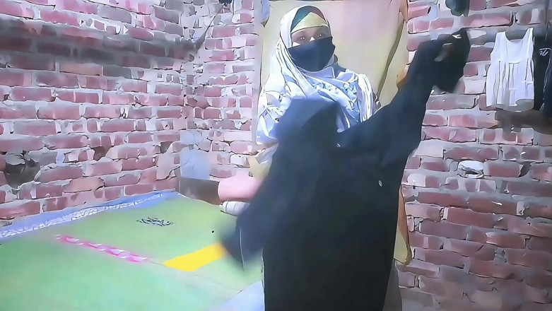 nadiya2026: meri sauteli bahan mujhe seks ke lie bula rahi hai