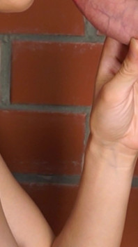Blowjob amatur dan pancutan mani dalam mulut