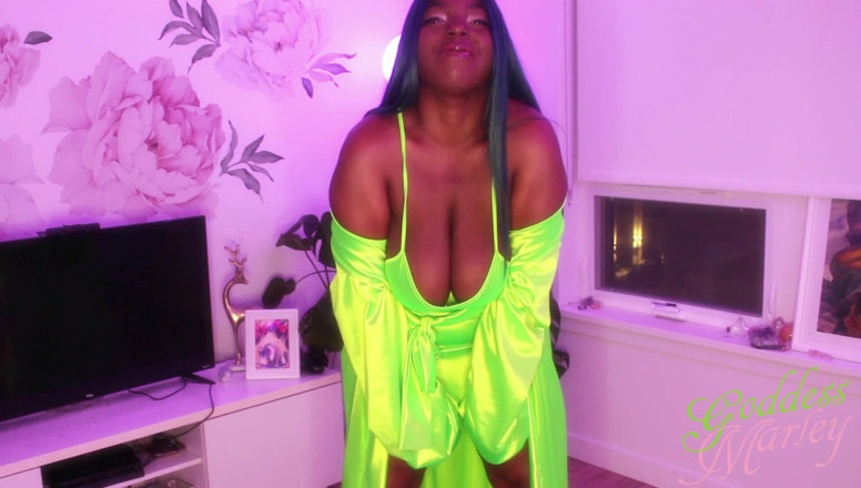 Goddess Marley: Green tänder mig