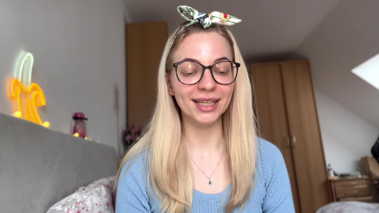 Goddess_Bella_Rae: Saya MengeringkanNya sebanyak $5329 dan Beg New Ysl! (Findom Story)