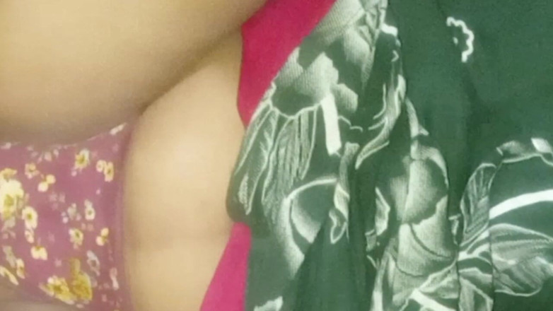 Bengaliauntykichut: 37 Sal Ki Padosi Bhabhi Ko Raat Mein Jakar Chudai...