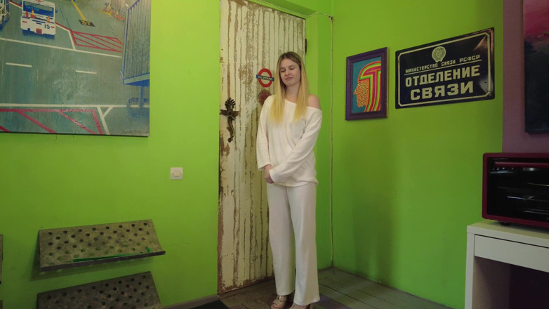 Oopsmodels: Вітчим зустрічає гарячу падчерку, яка прийшла вранці після вечірки.