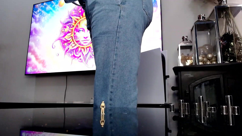 Maeling: Pequeño hombre arruinado en follada anal de jeans con culo...