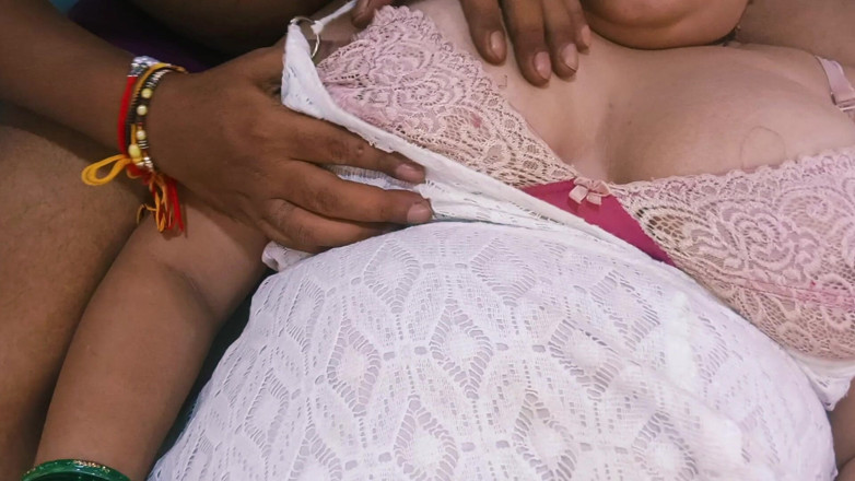 Catchybusty: L'ossessione della sorellastra, una relazione tra sorellastra e fratellastro è un...