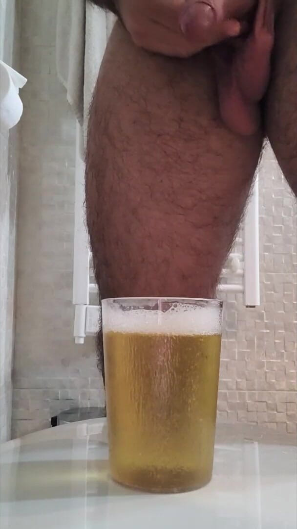 Arab of the Future: Top árabe peluda dominante como barman!