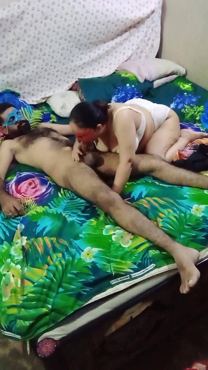 Yasmeen: Good Night Sexy Hairy Couple