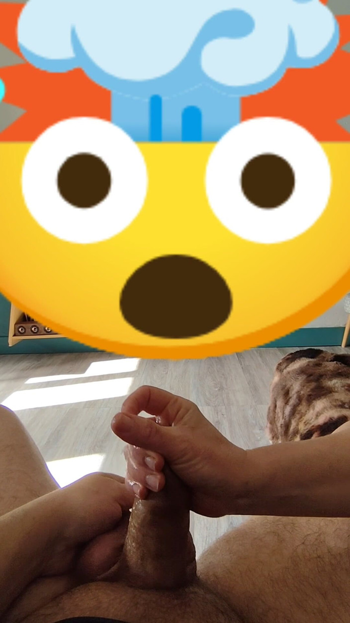 Ours: 내 가장 친한 친구가 코코넛 오일을 테스트하기 위해 나를 자위합니다.