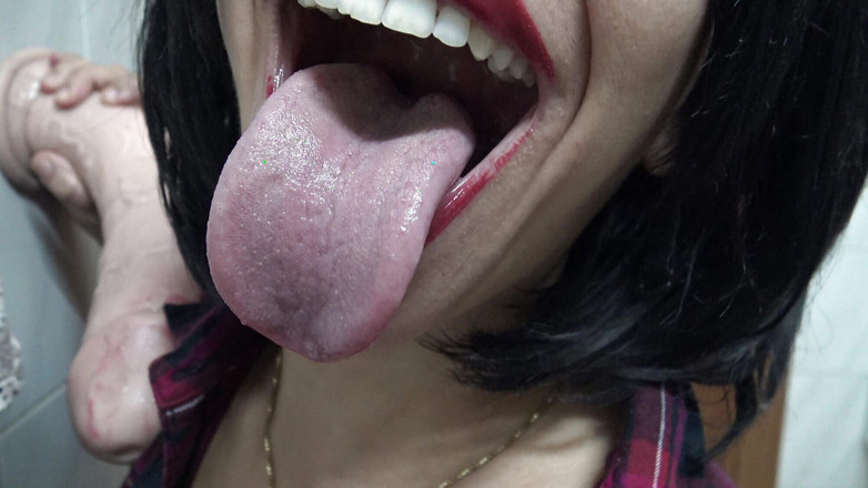 Stepmom Susan: Cette belle-mère sexy est tellement excitée et ne peut pas...