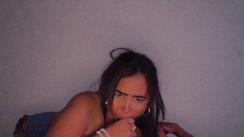Uncut Lil Midget and Latina Freaky Friends: Bêtiseurs de porno colombiens, vol. 2