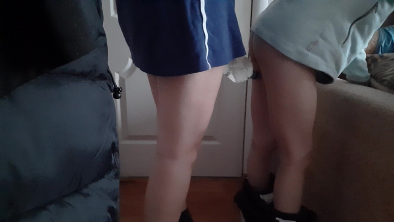 Lesbian-illusion: Я трясуся і трахаю свою дружину раком з пляшкою