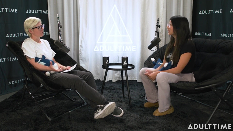Adult Time Podcast: Cami Strella sopravvissuta a un cult, fama di Tiktok, &amp; Non...