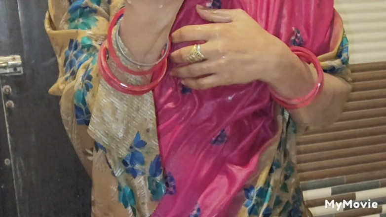 Desisexycpl123: Priya Bhabhi nimmt volles bad und wurde von bubby freund...