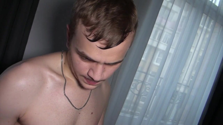 Gaybareback: Francesa puta garganta profunda por seu melhor amigo