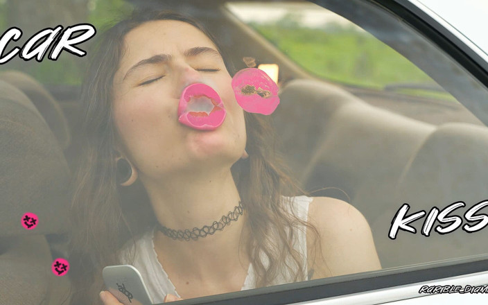 Rarible Diamond: Messy Pink Lipgloss Marks na janela do carro