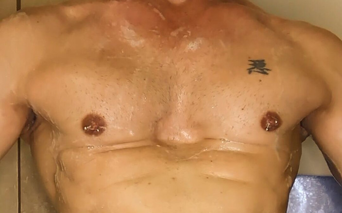 1SexyNerd: 1sexynerd, caresse de douche savonneuse
