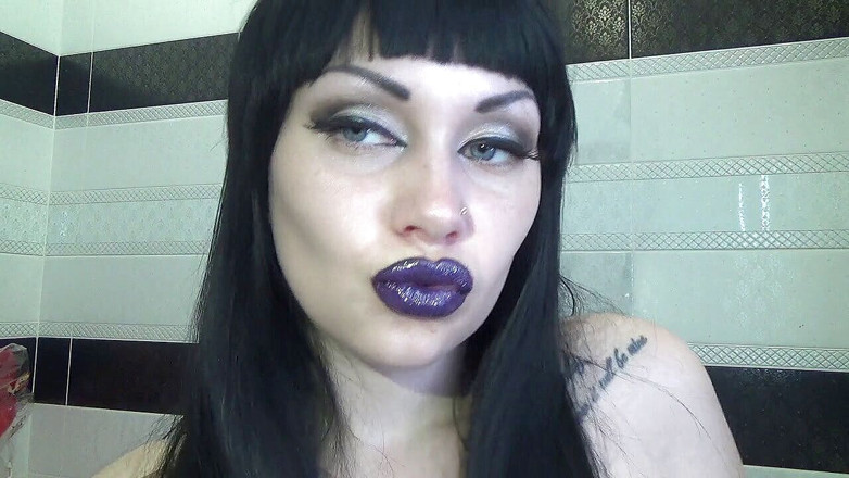 Goddess Misha Goldy: Bibir glossy ungu! Fetish ciuman dan bebek wajah!!